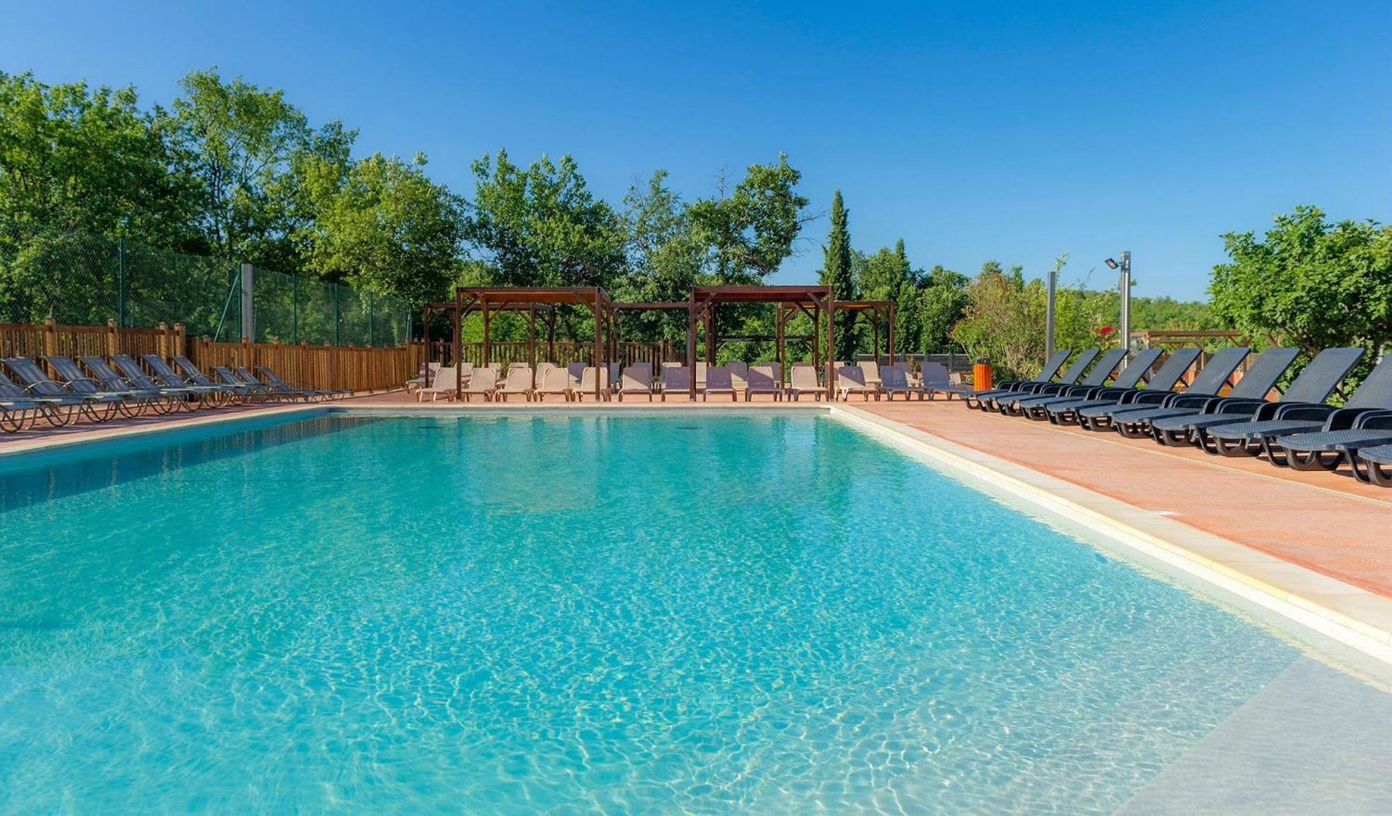 Camping Domaine De Chaussy ลากอร์ซ ภายนอก รูปภาพ