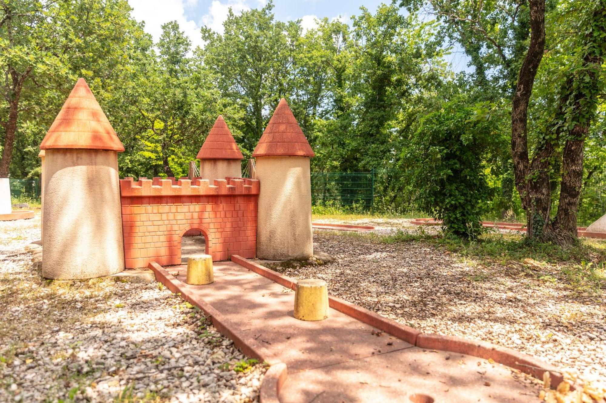 Camping Domaine De Chaussy ลากอร์ซ ภายนอก รูปภาพ