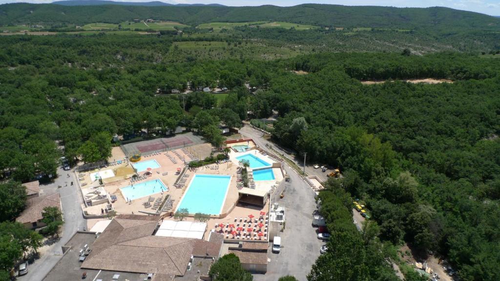 Camping Domaine De Chaussy ลากอร์ซ ภายนอก รูปภาพ