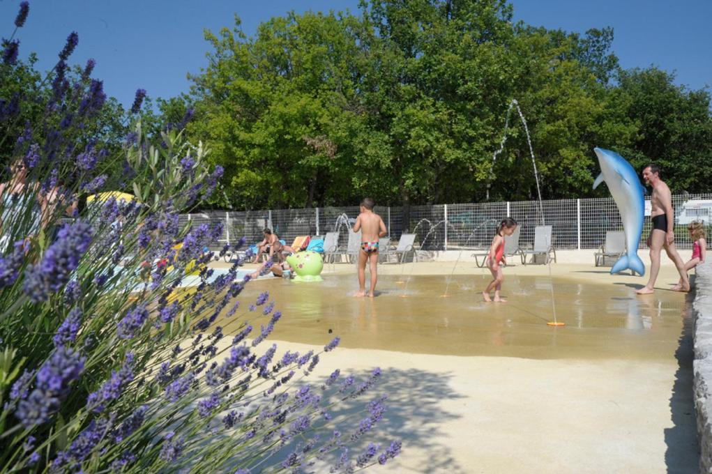 Camping Domaine De Chaussy ลากอร์ซ ภายนอก รูปภาพ